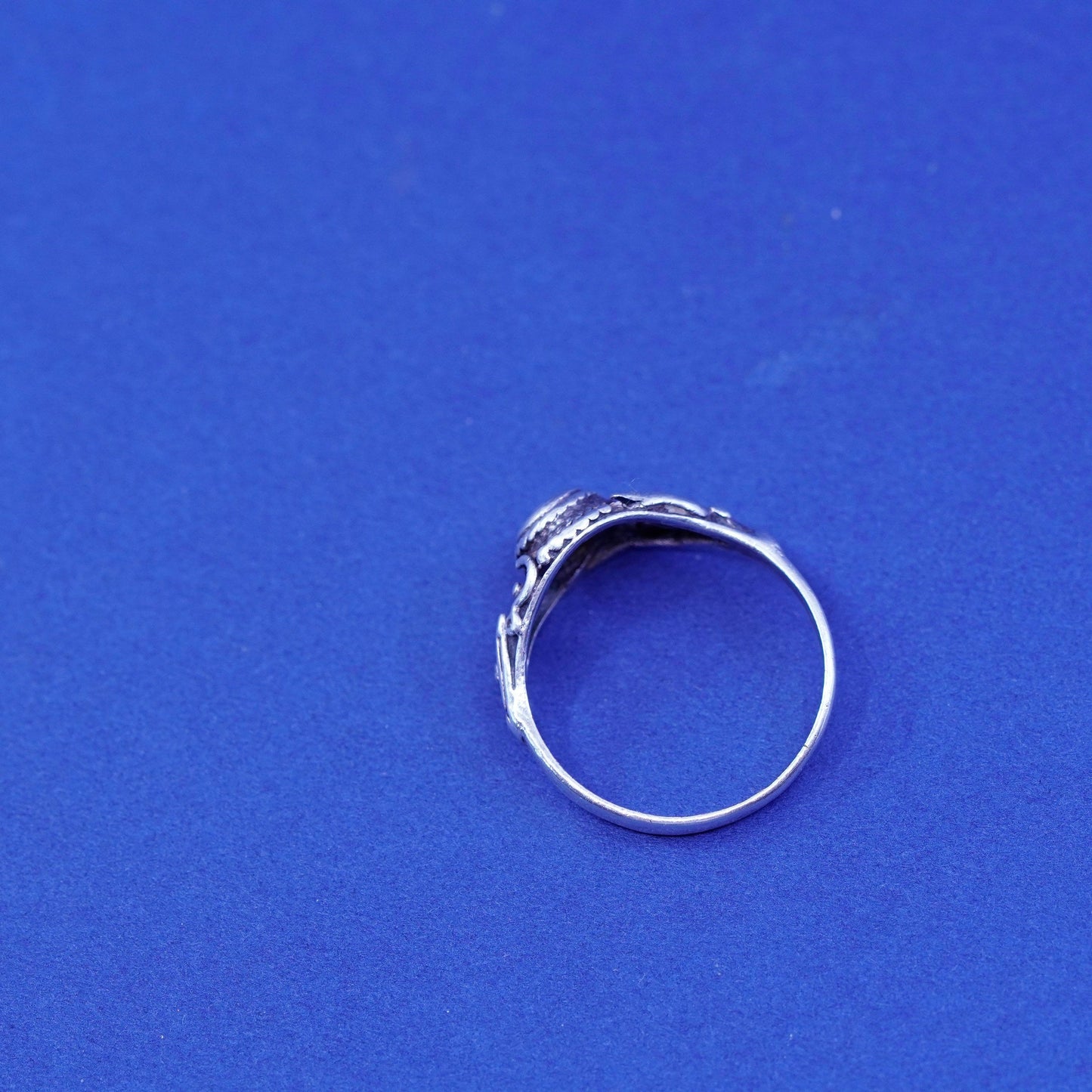 Size 7, vintage sterling 925 silver handmade ring with mother of pearl