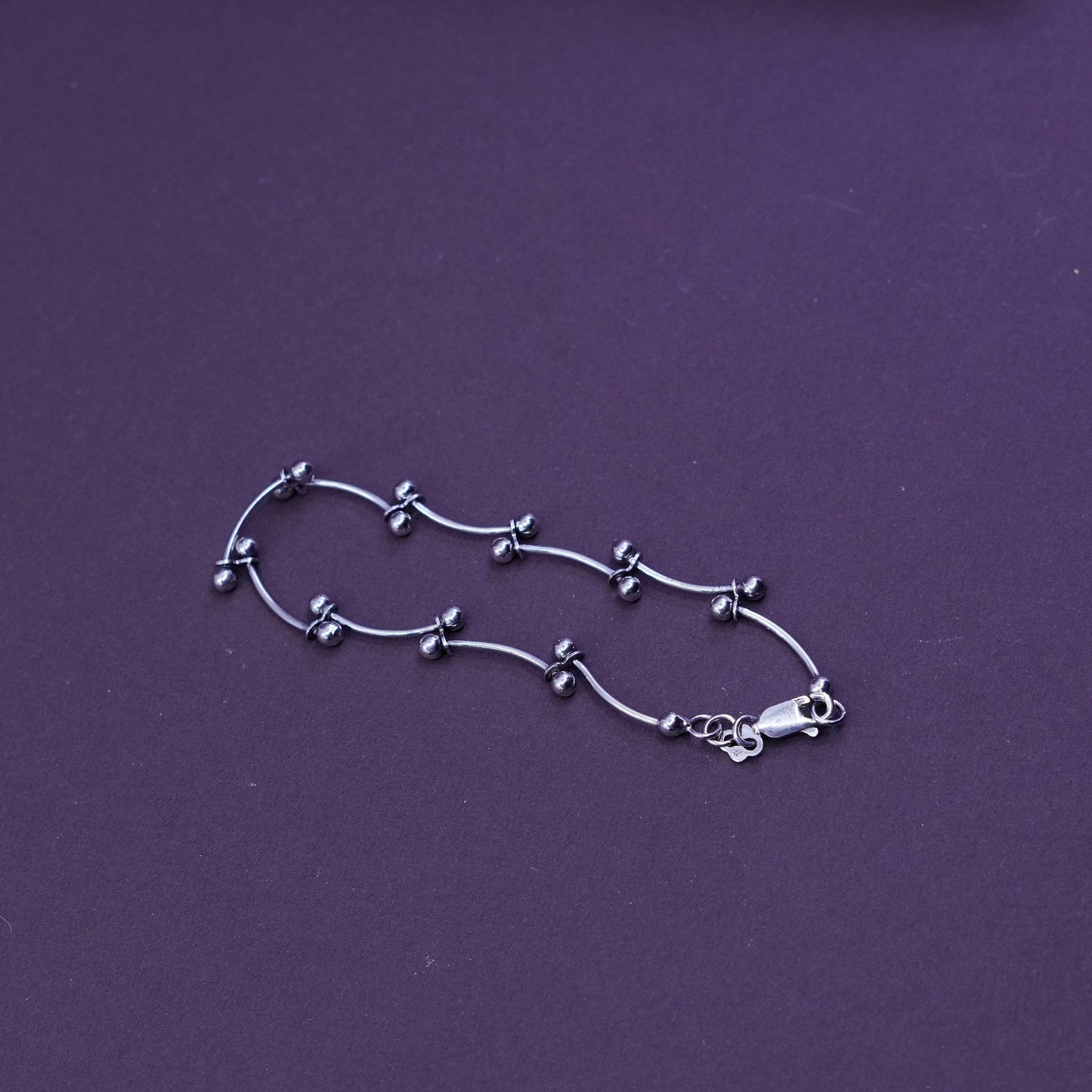 6.75”, vtg Sterling silver handmade bracelet, 925 wavy DNA link chain with bead