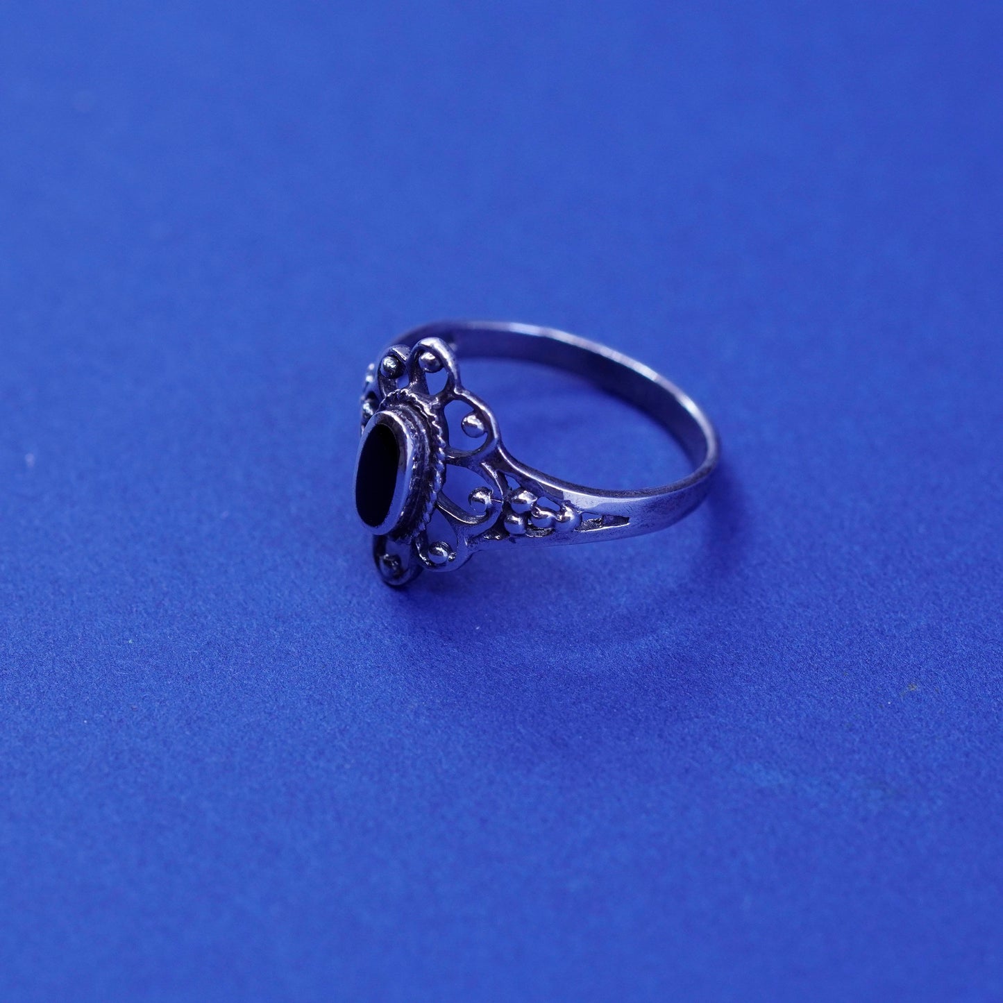 Size 7.5, vintage Sterling 925 silver handmade ring with obsidian and beads