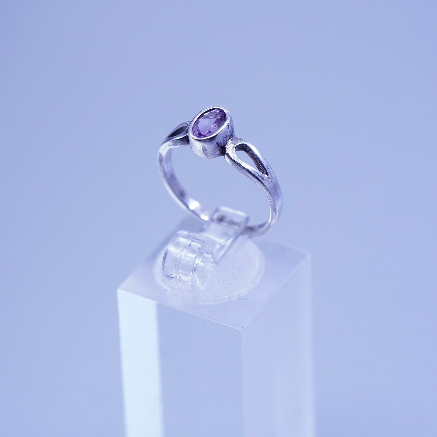 Size 6, vintage Sterling 925 silver handmade ring with amethyst