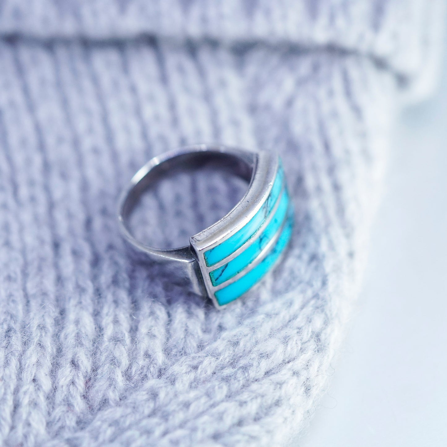 Size 8, Native American navajo Sterling 925 silver handmade ring with turquoise
