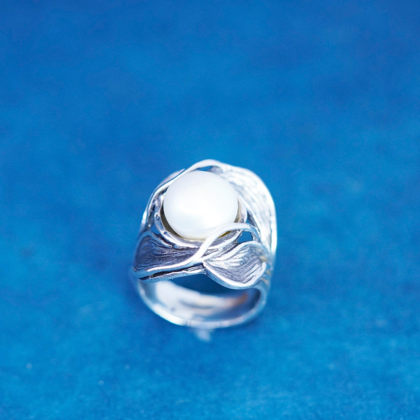 Size 7.5, Israel Shablool Didae Sterling silver handmade wavy ring with pearl