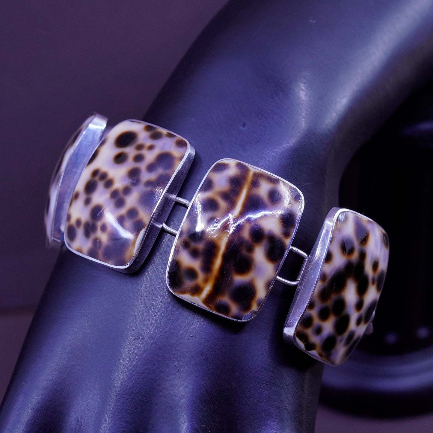 6.5+1”, Sterling silver handmade bracelet, 925 toggle closure dotted shell