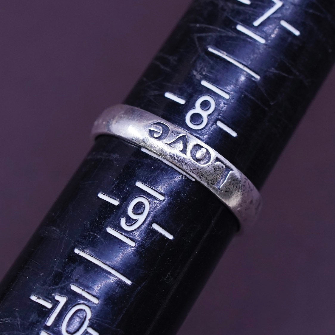 sz 8.25, vtg Sterling silver prayer ring, 925 band w/ "love" engraved