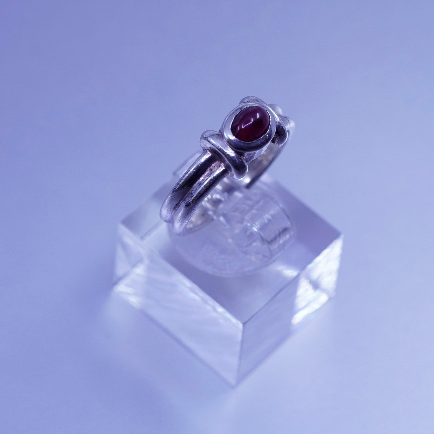 Size 7, vintage Sterling 925 silver handmade band ring with garnet