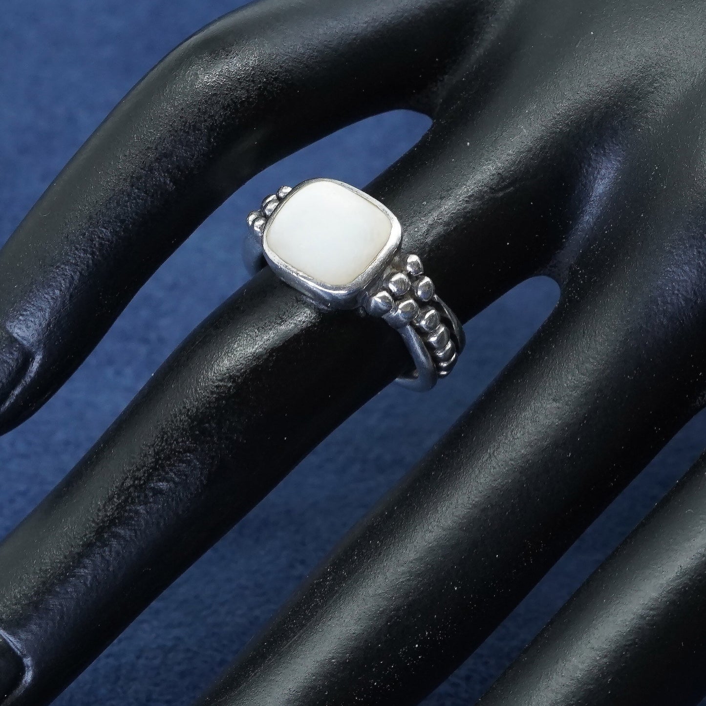 Size 5, vtg sterling silver handmade ring, 925 w/ MOP N beads