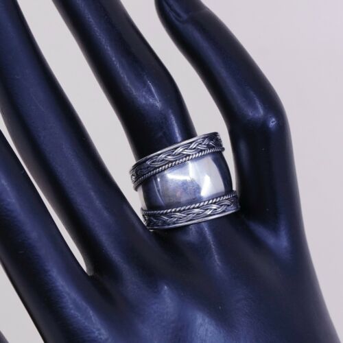 Size 8, Vtg Sterling Silver Handmade ribbed Ring 925 Silver warrior Band