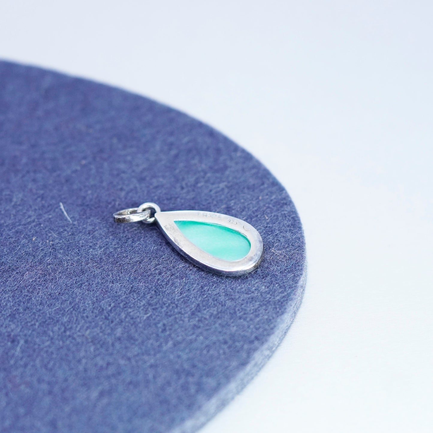 Vintage sterling 925 silver pendant with oval blue mother of pearl