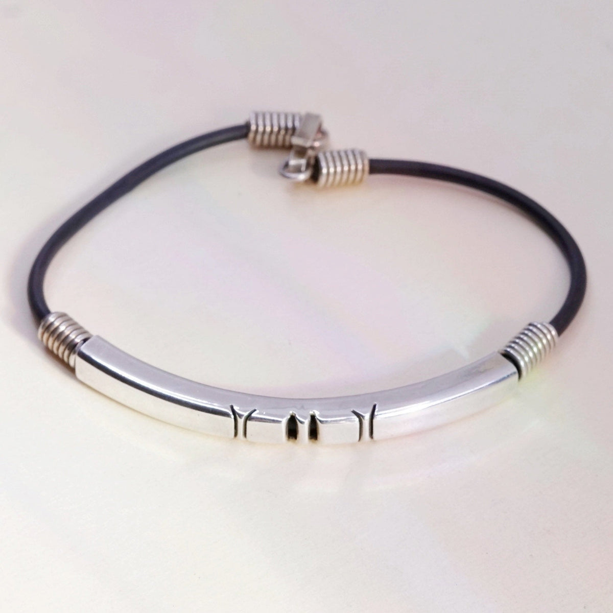 7.25”, Vintage black rubber chain with sterling 925 silver bar,