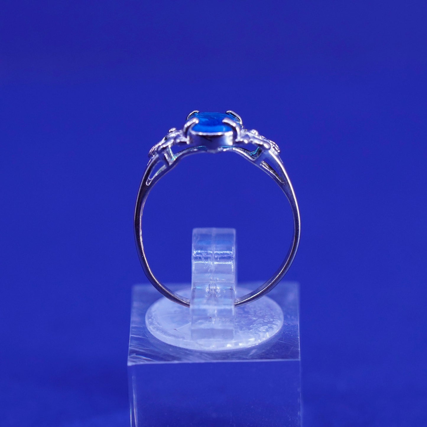 Size 6.25, vintage sterling 925 silver handmade ring with blue crystal