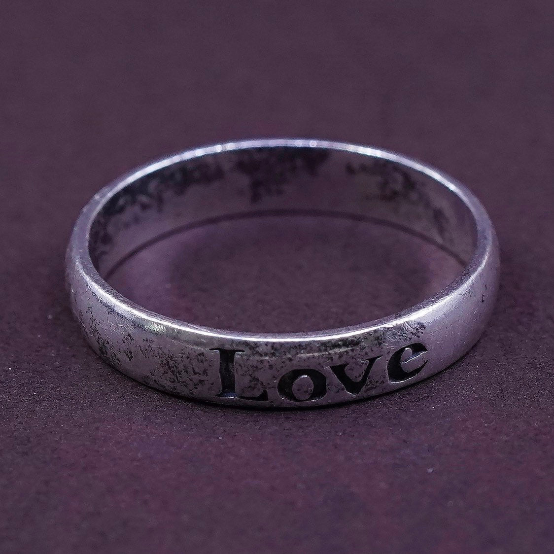sz 8.25, vtg Sterling silver prayer ring, 925 band w/ "love" engraved