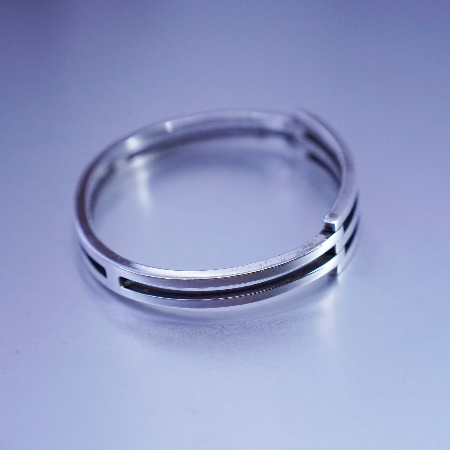 7.25”, Vintage Mexico Sterling 925 silver handmade bracelet, hinged bangle
