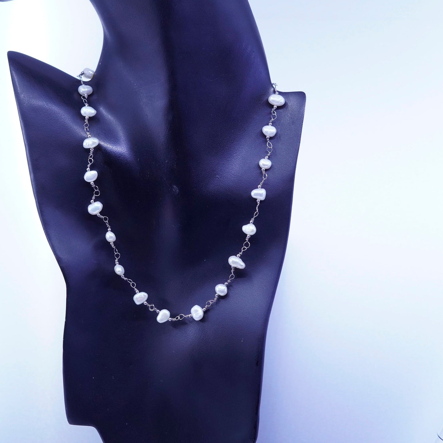 17”, Native American Sterling 925 silver handmade necklace with pearl beads