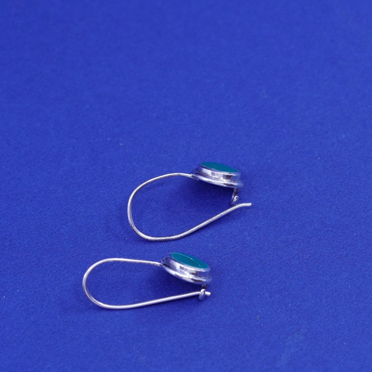 Vintage Sterling 925 silver handmade earrings with round emerald