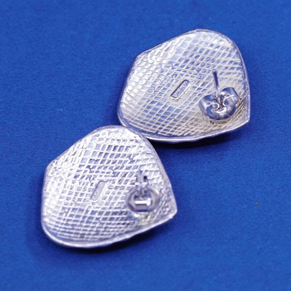 vtg Sterling silver handmade Ribbed earrings, modern 925 studs