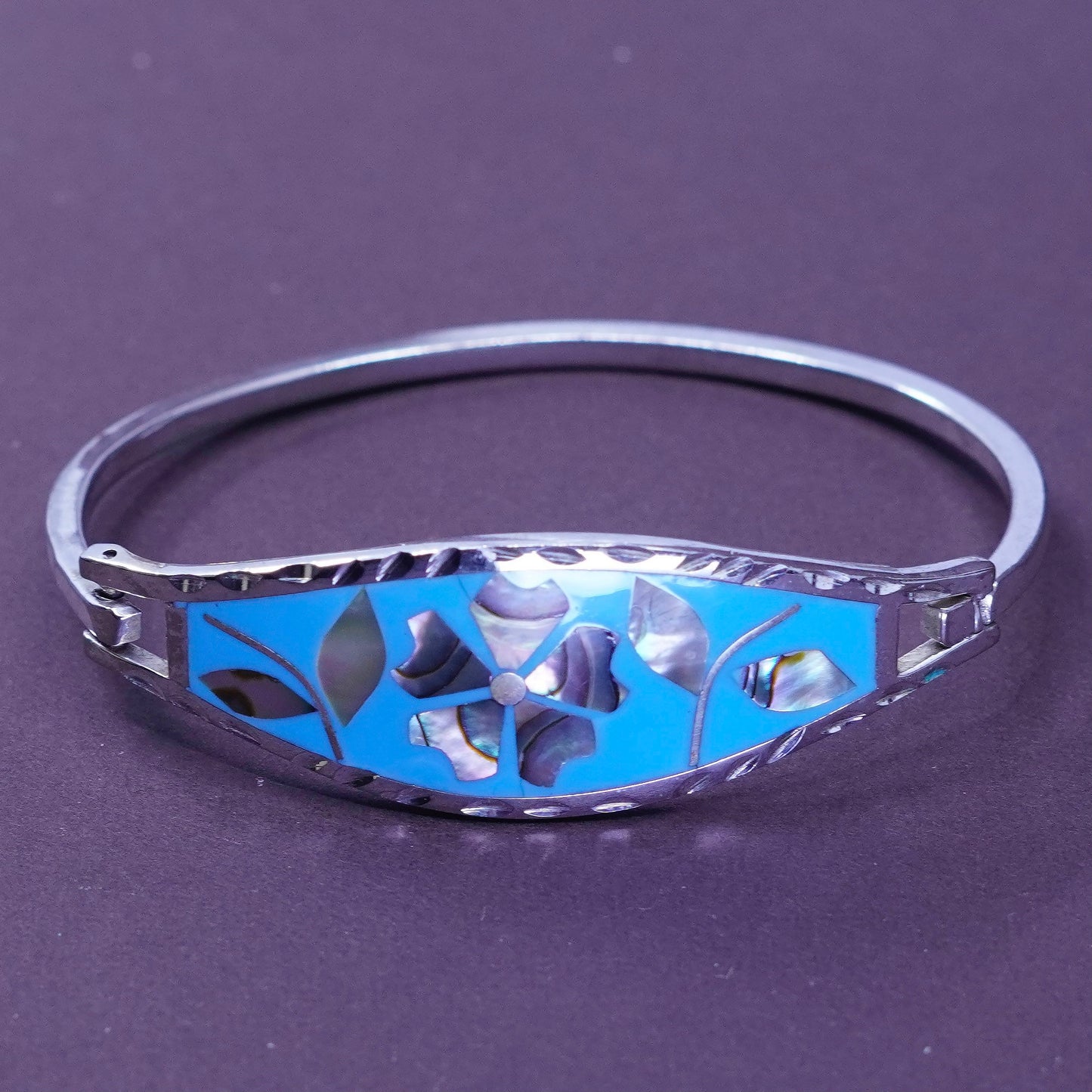 6.5”, silver bracelet, Mexico alpaca hinged ribbed bangle enamel abalone flower