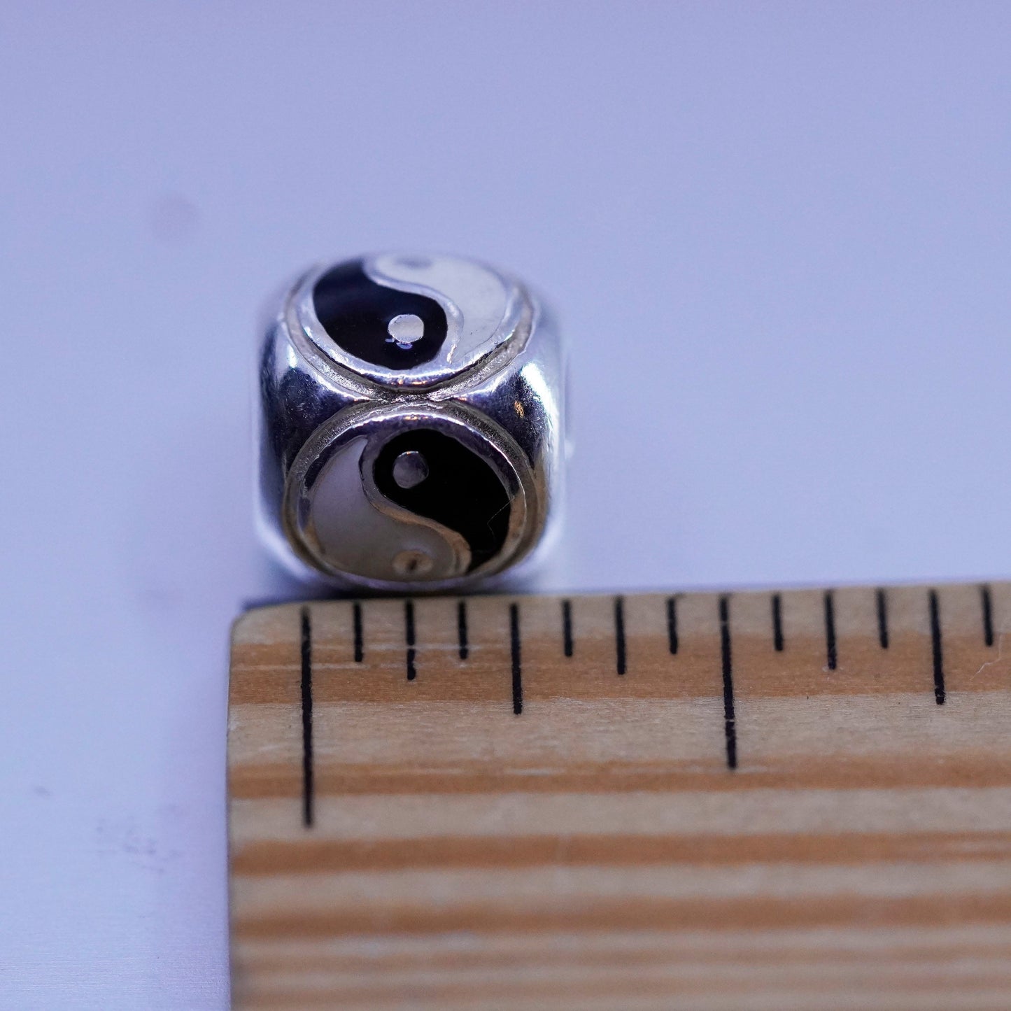 Vintage sterling 925 silver bead pendant with enamel yin and Yang
