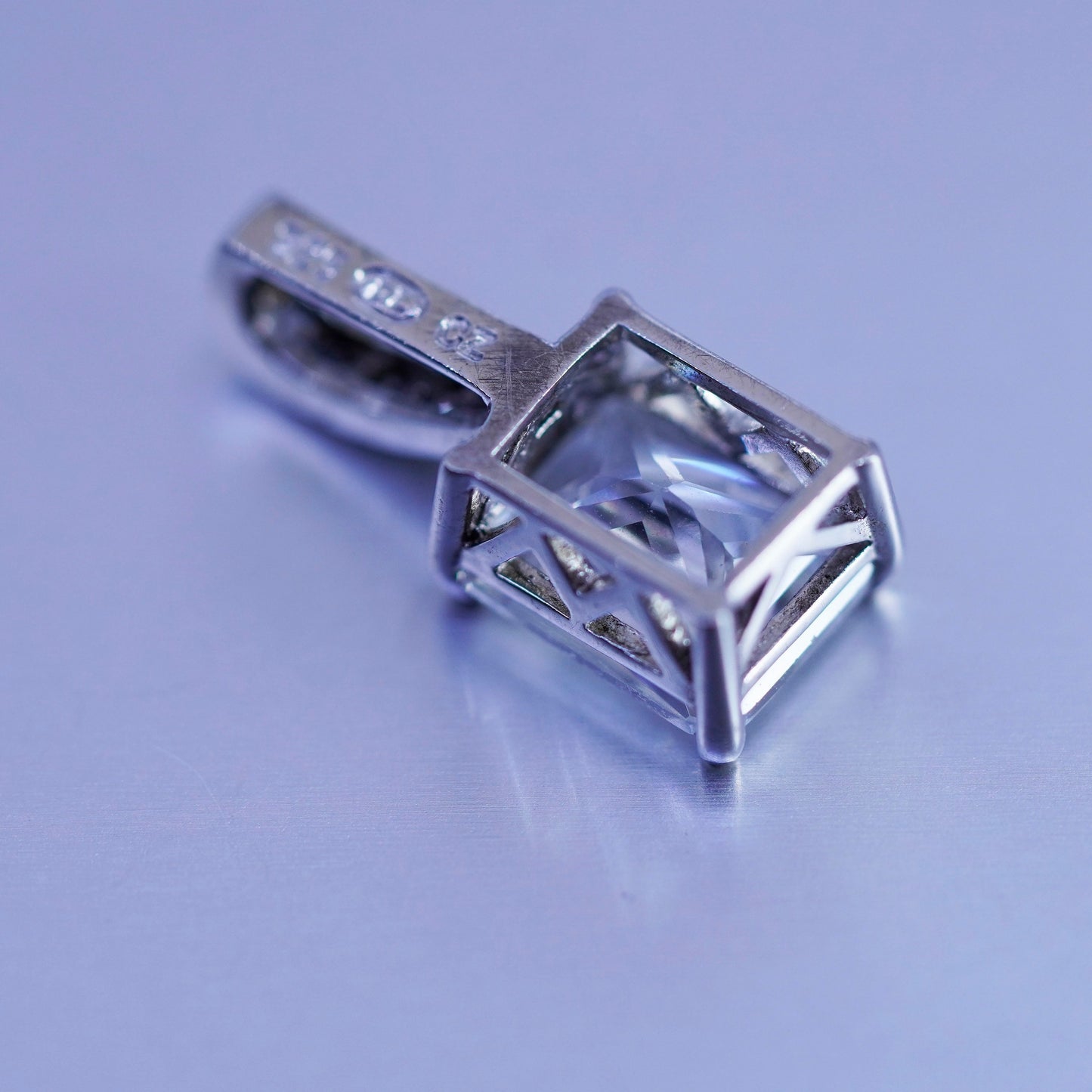 antique sterling 925 silver pendant with round Cz