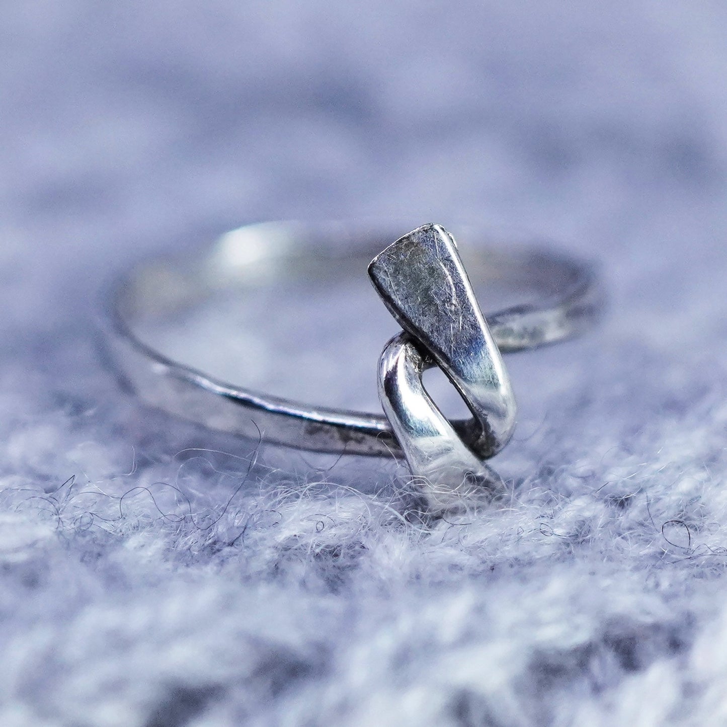 Size 4.5, vintage Sterling 925 silver handmade ring, knotted band