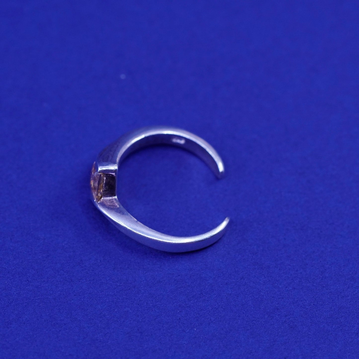 Size 3.5, vintage Sterling 925 silver open ring with citrine