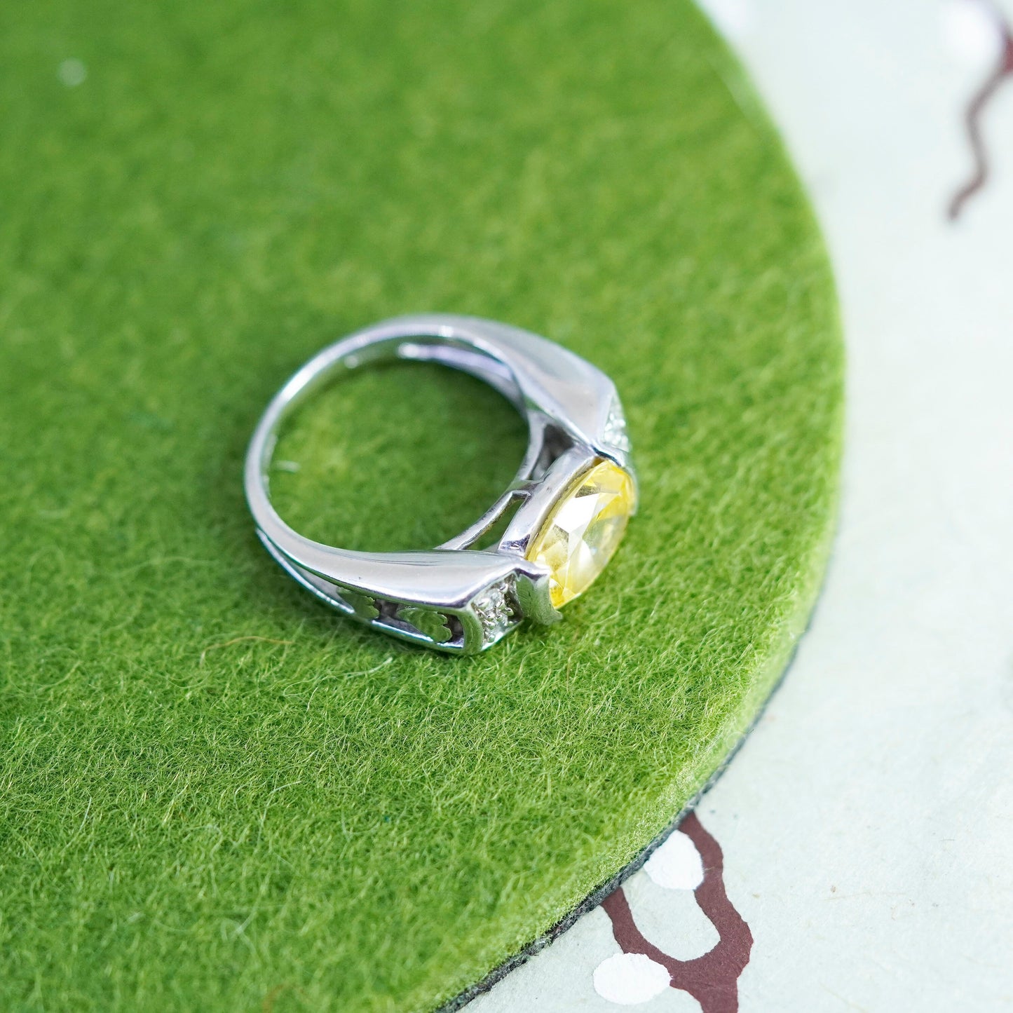 Size 5, vintage Sterling 925 silver band ring with citrine and cz