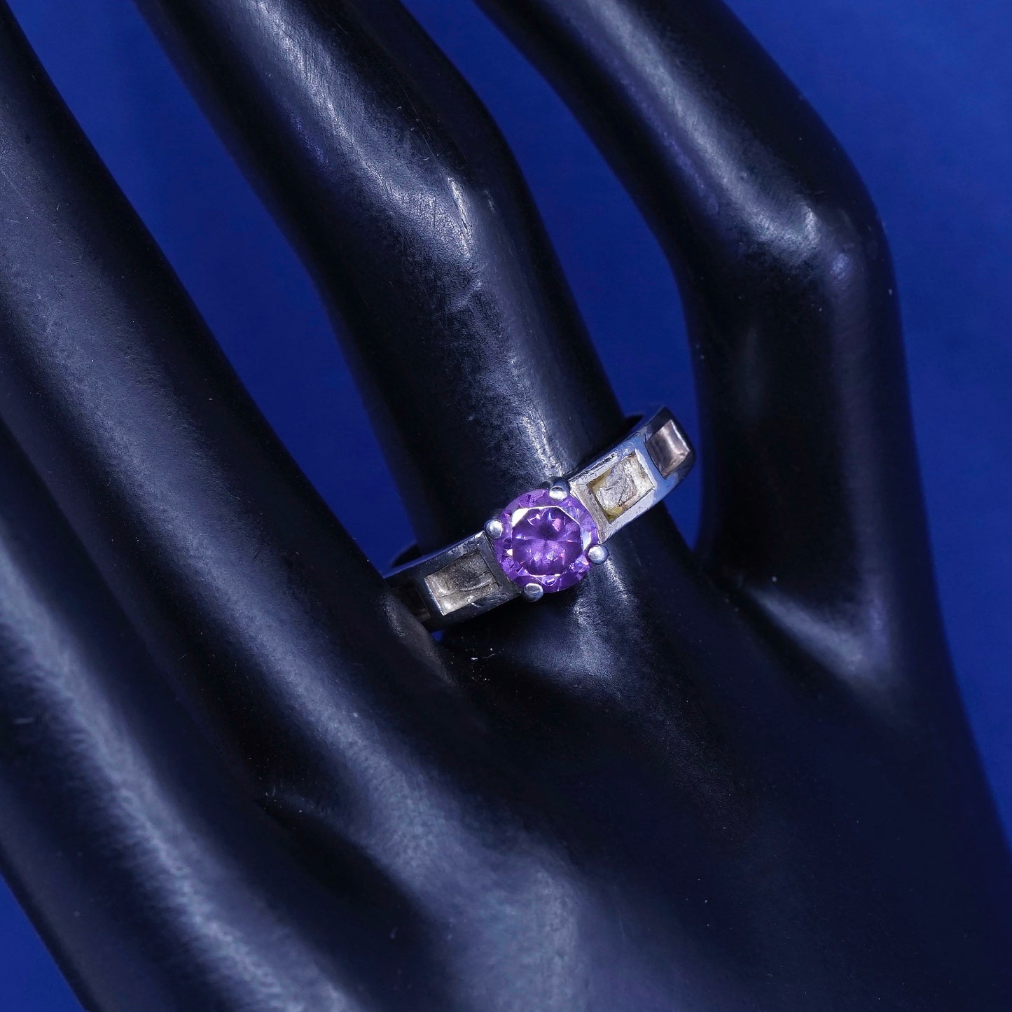 Size 7, Vintage Sterling 925 silver handmade ring with amethyst