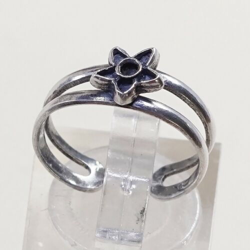 Size 2.75, Vtg Sterling Silver handmade open end Ring. 925 Band W/ Star