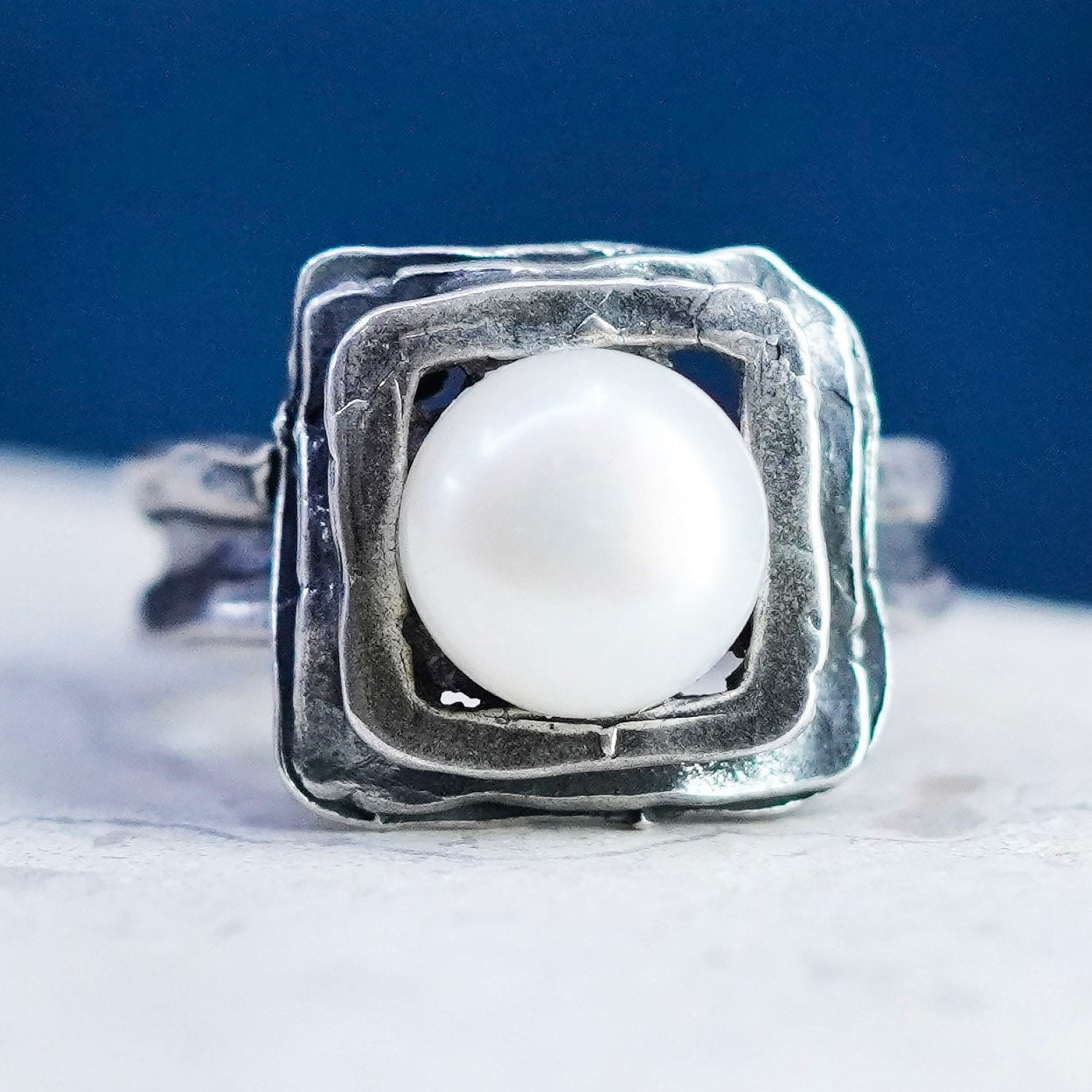 Size 7, vintage textured Sterling 925 Silver layered ring with pearl