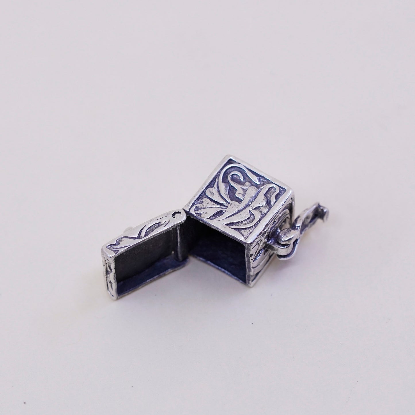 Sterling silver handmade prayer box pendant, 925 locket charm with filigree