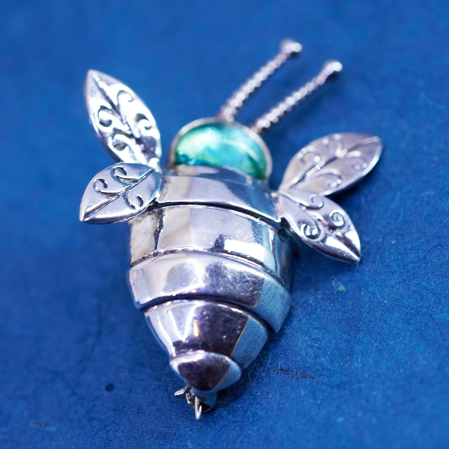 Vintage handmade sterling 925 silver bee brooch pendant with peridot