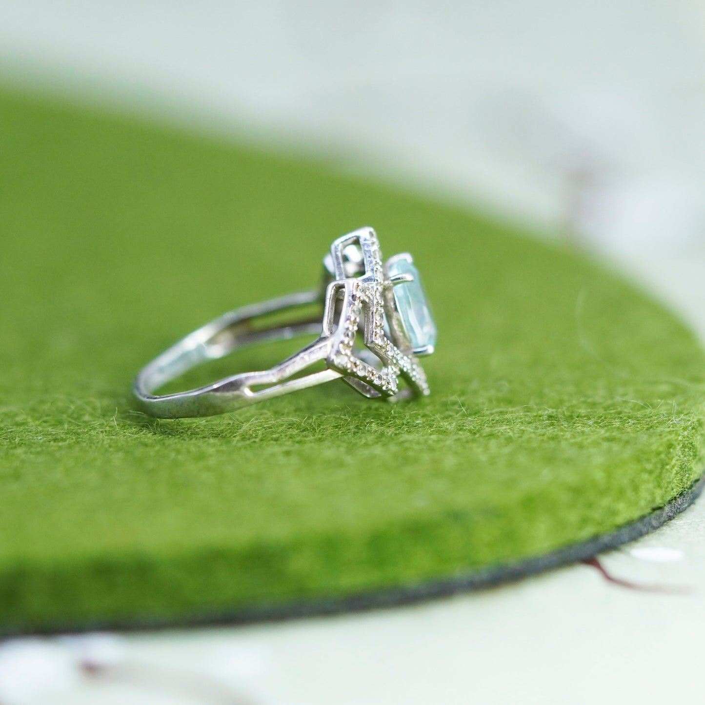 Size 7, vintage sterling 925 silver ring with blue topaz and cluster diamonds