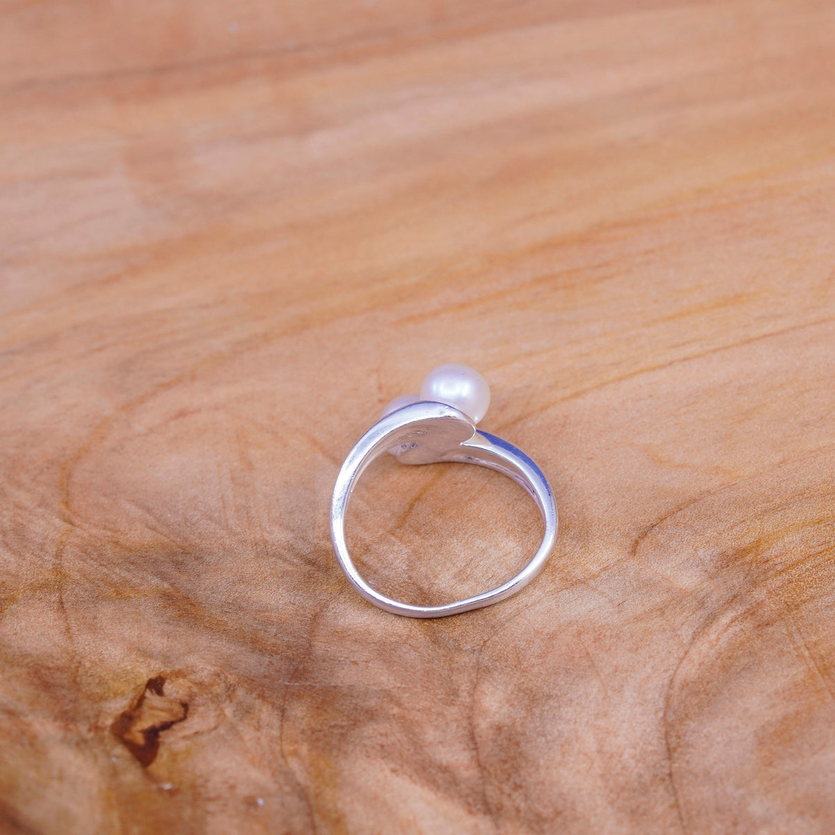 Size 6.5, vintage Sterling 925 silver handmade ring with freshwater pearl