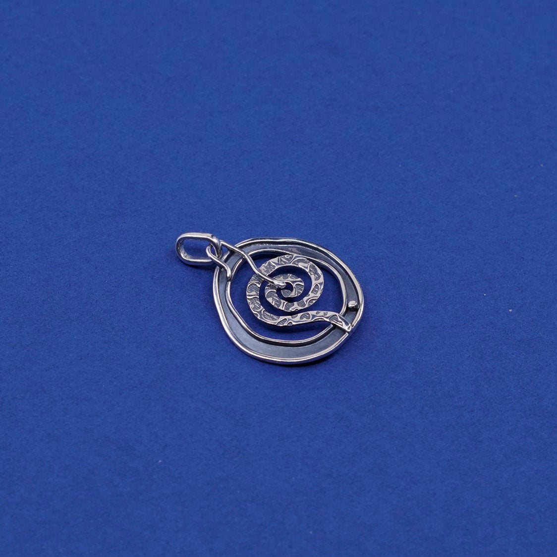 vtg Sterling silver handmade pendant, 925 w/ swirly southwestern style