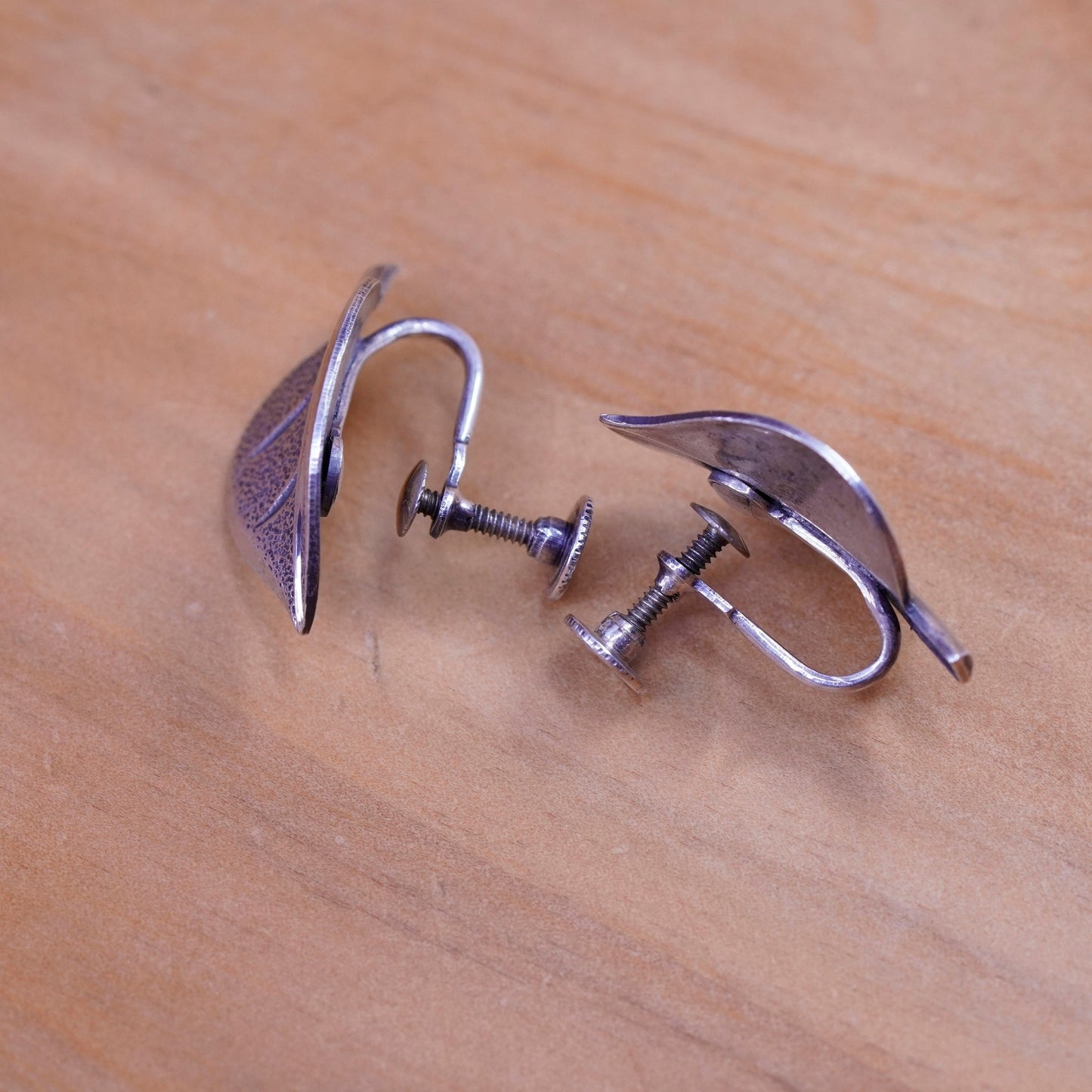 Vintage beau Sterling silver handmade earrings, 925 leaf screw back earrings