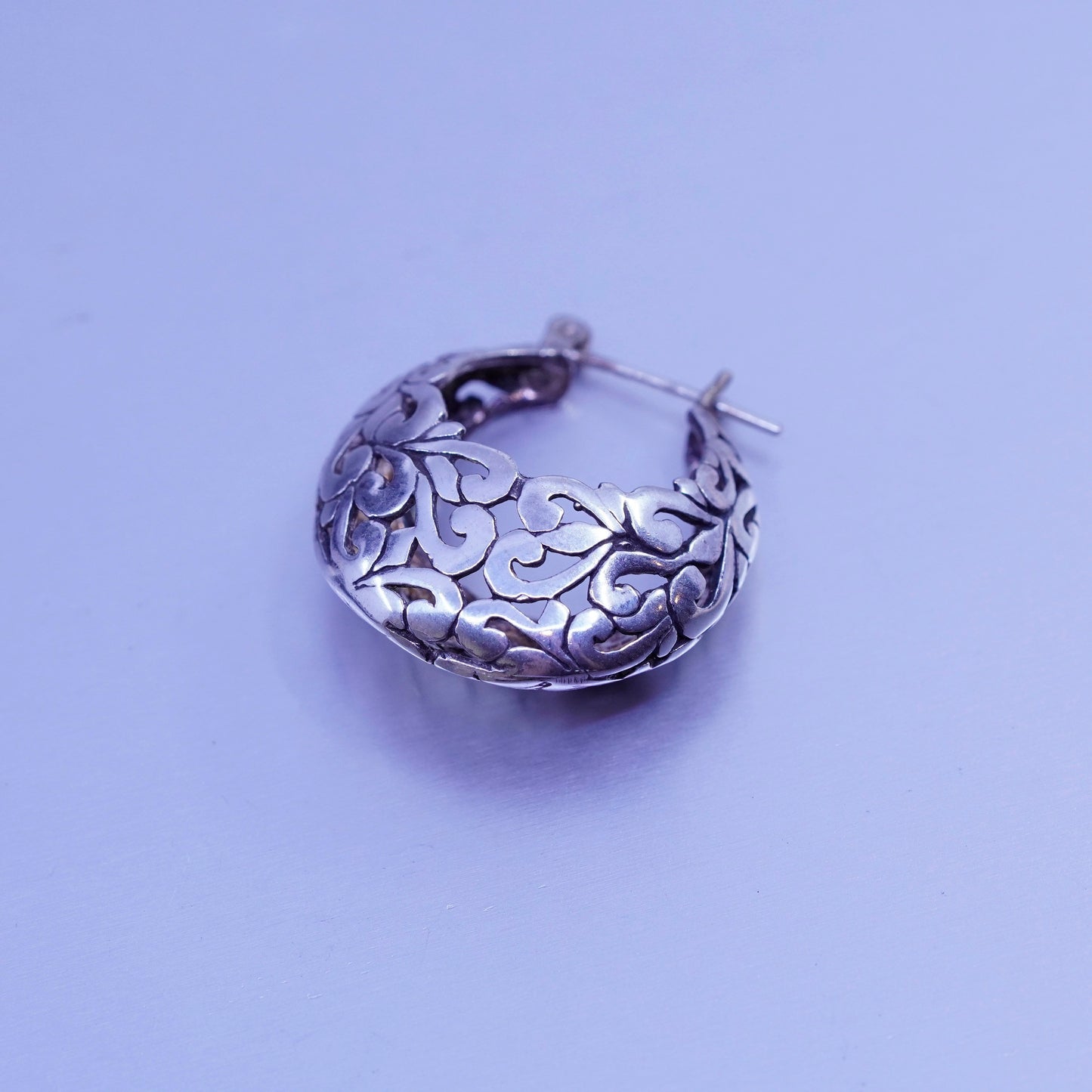 0.75”, vintage Jezlaine Sterling silver filigree hoop earrings, 925 huggie