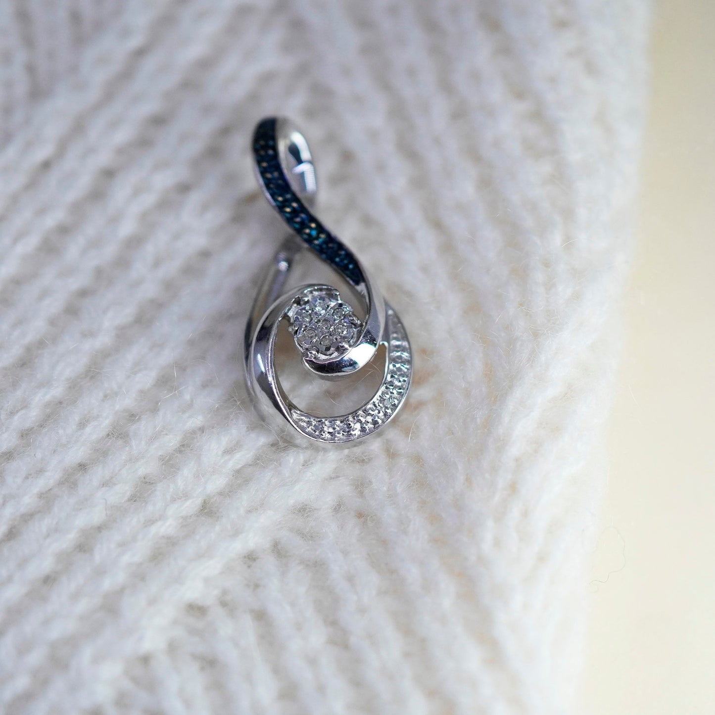 Vintage Sterling silver handmade pendant, 925 teardrop with cluster diamonds