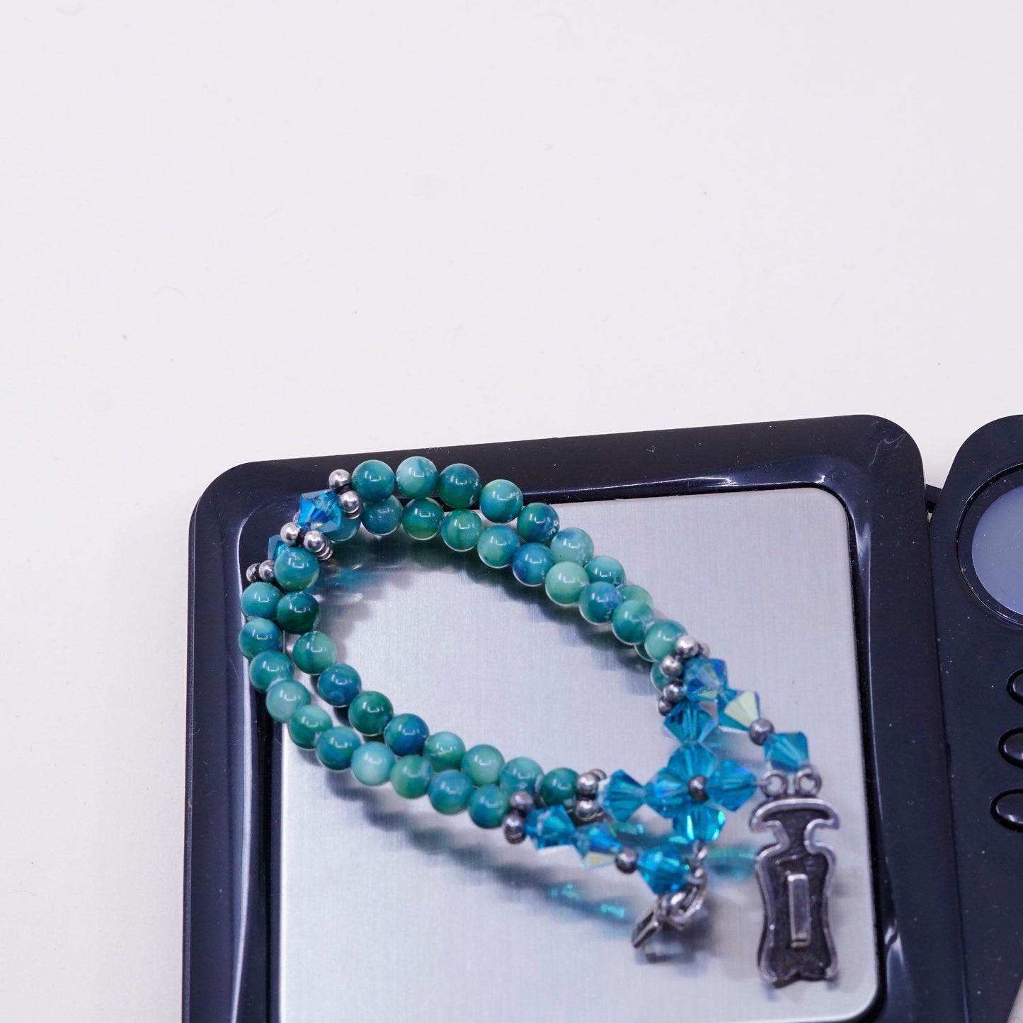 7”, vtg handmade bracelet green blue jade beads w/ 925 Sterling silver clasp