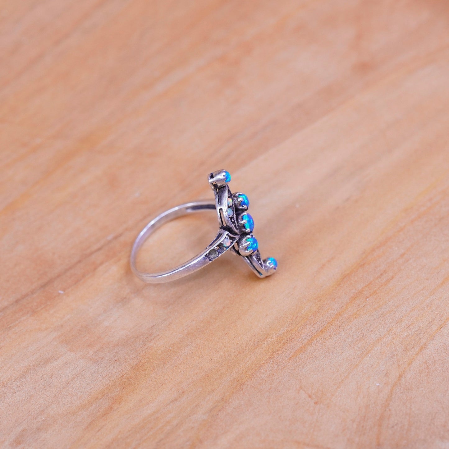 Size 5.5, vintage Sterling 925 silver handmade ring with opal beads