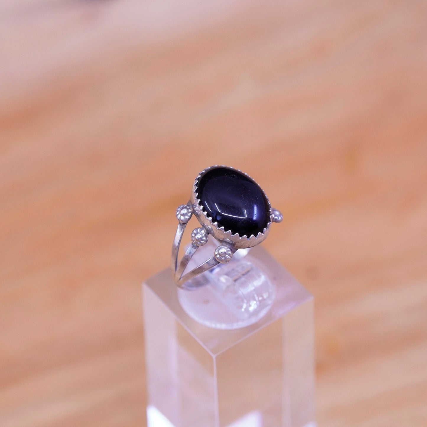 Size 7.5, vintage Sterling 925 silver handmade ring with onyx