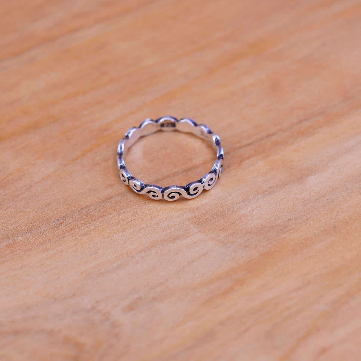 Size 3, vintage Sterling silver handmade tiny ring, 925 swirl band