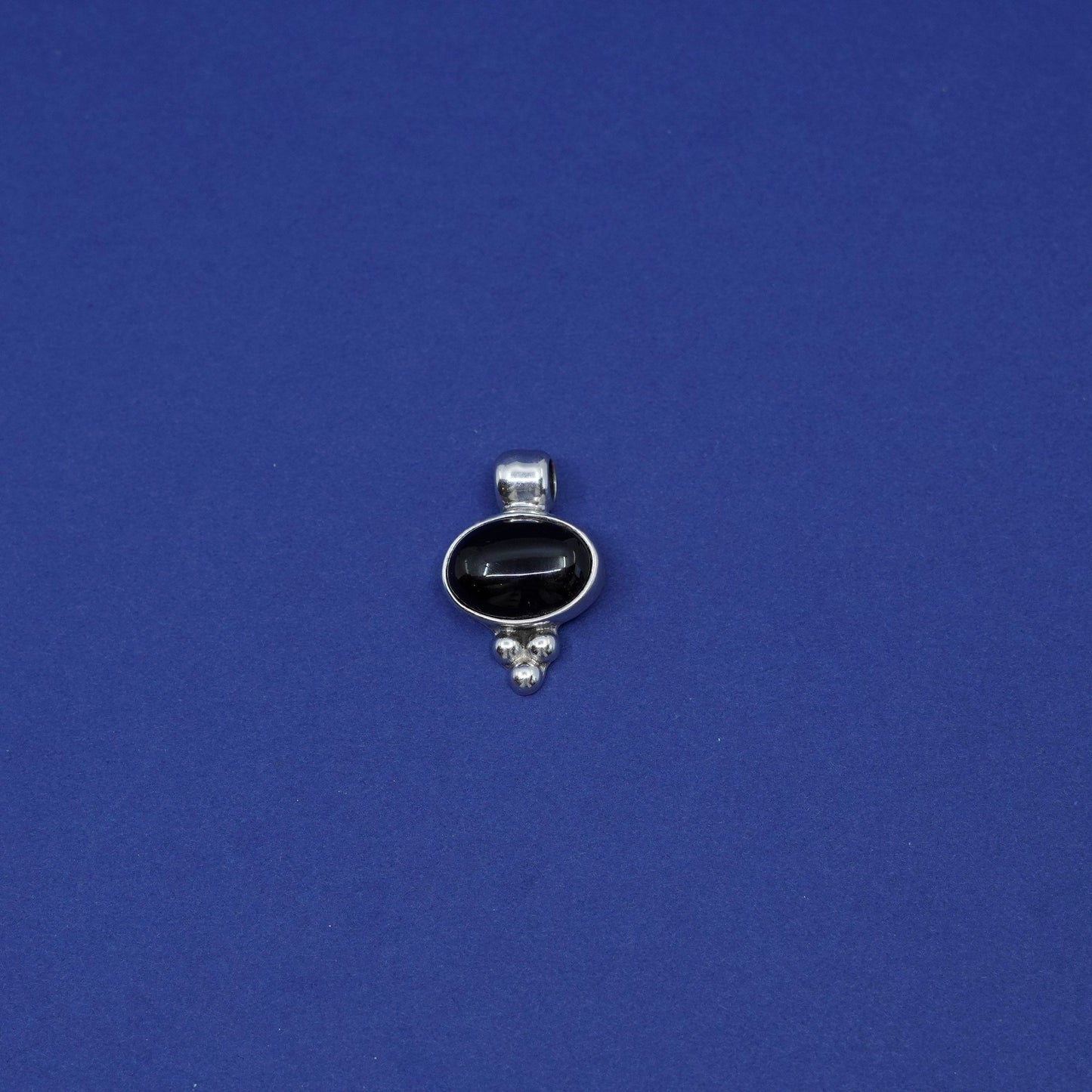 Vintage Sterling 925 silver handmade pendant with oval obsidian