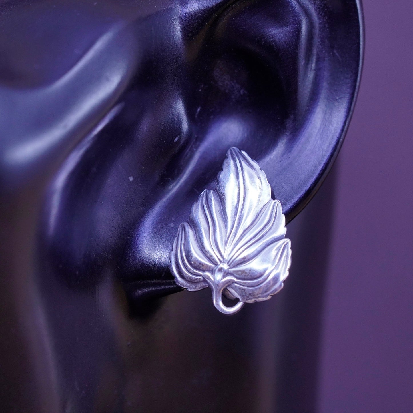 vtg danecraft Sterling silver handmade earrings, 925 leaf screw back earrings
