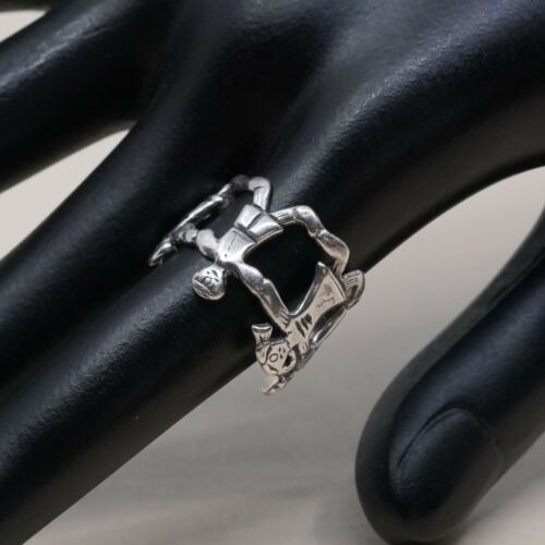 Size 5, Vtg Sterling Silver Handmade Ring 925 Band Embossed Kids Holding Hands