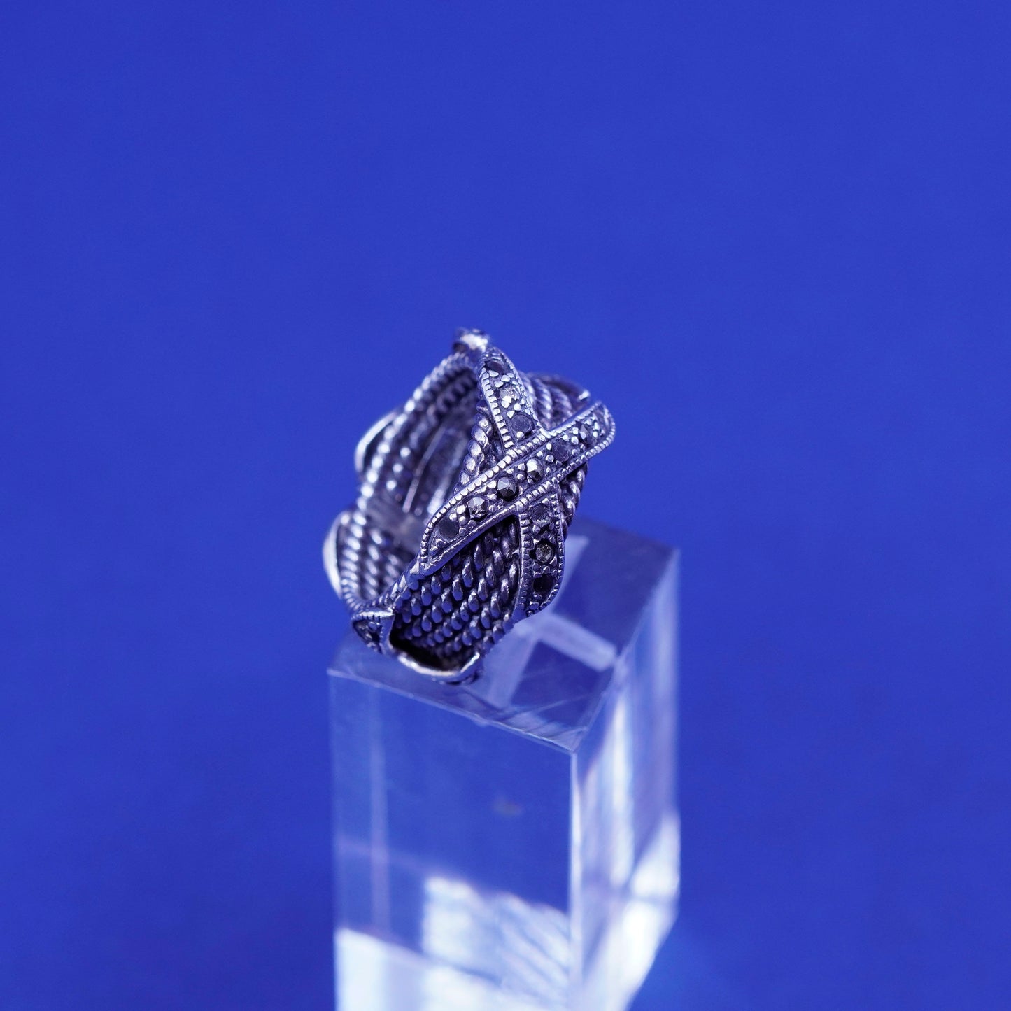 Size 5.25, vtg Sterling silver handmade ring, 925 X cross band with marcasite