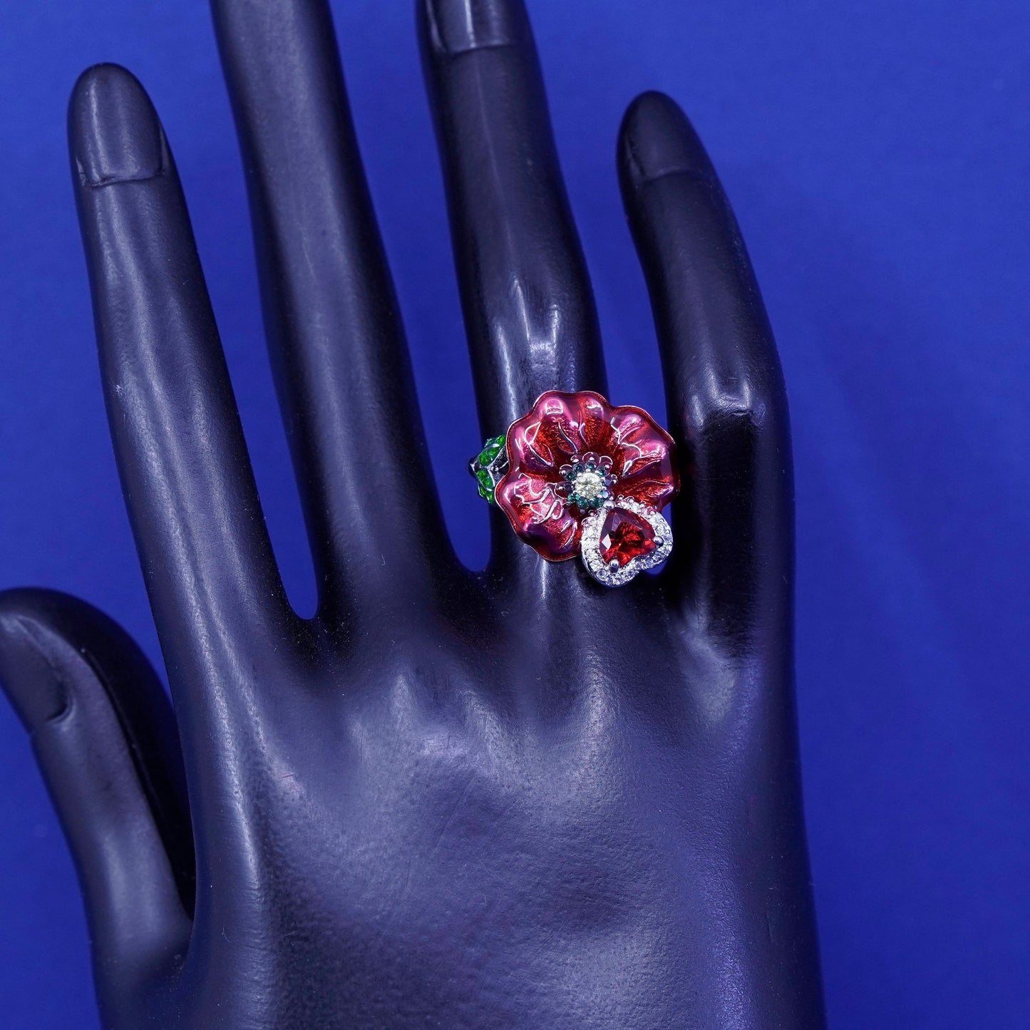 Size 6, Sterling 925 silver ring w/ ruby heart and red enamel flower N emerald