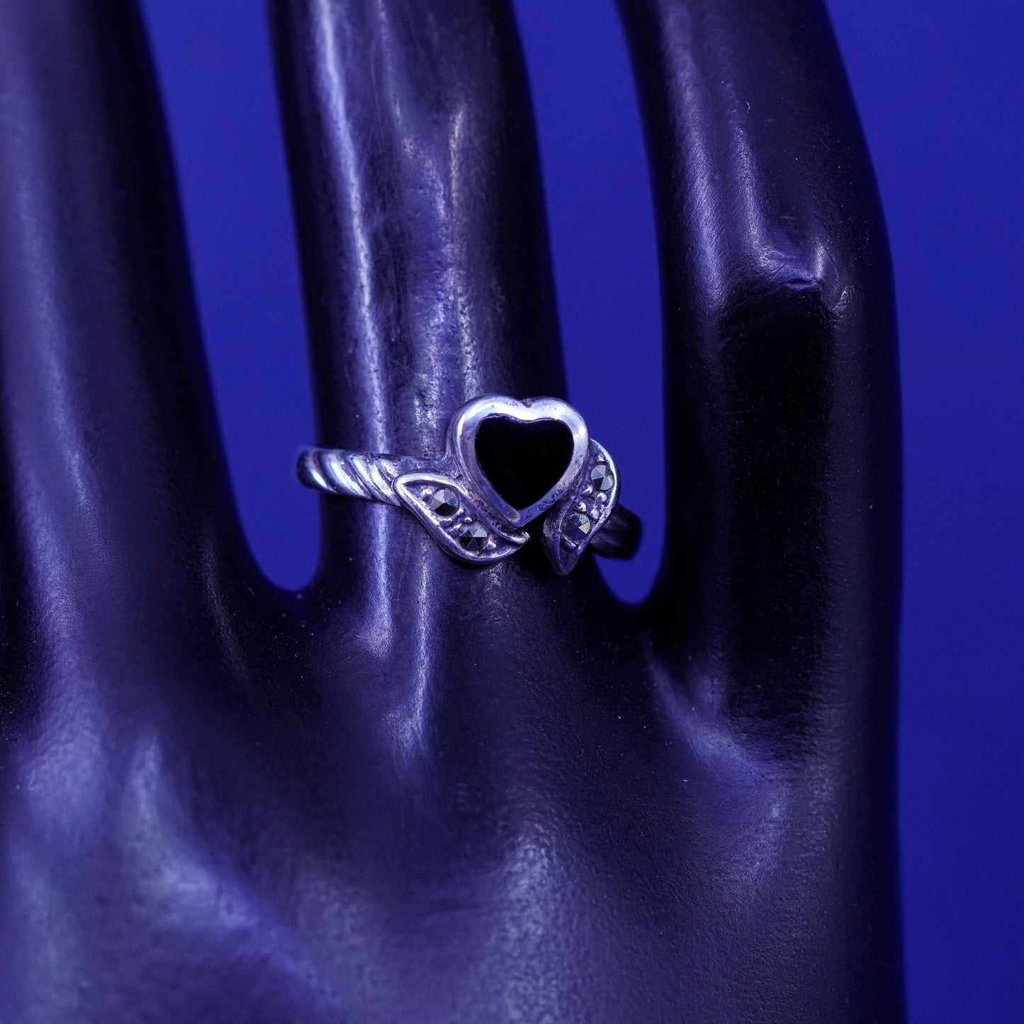 Size 7, vtg Sterling 925 silver handmade ring band black heart onyx marcasite
