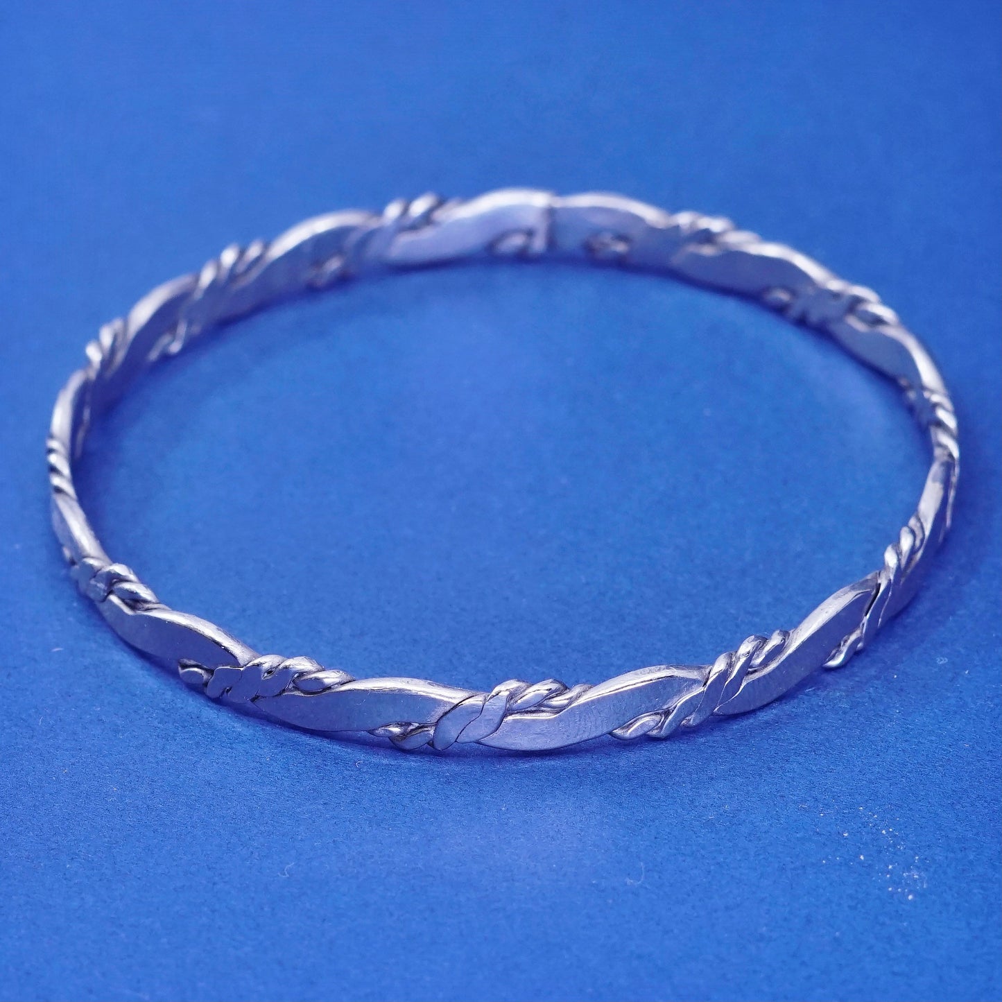 8.25”, vtg Taxco mexico alpaca silver handmade bracelet, twisted cable bangle