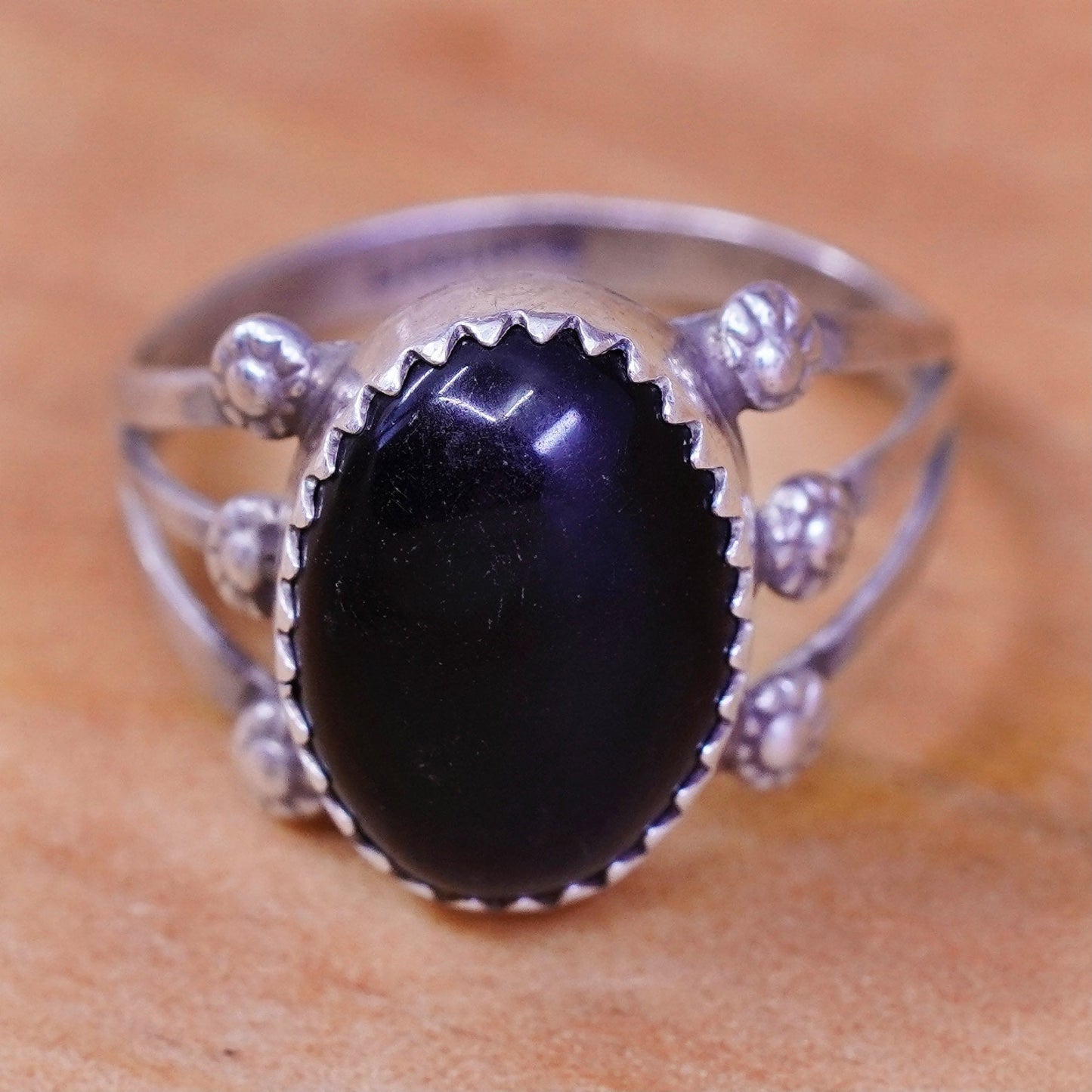 Size 7.5, vintage Sterling 925 silver handmade ring with onyx