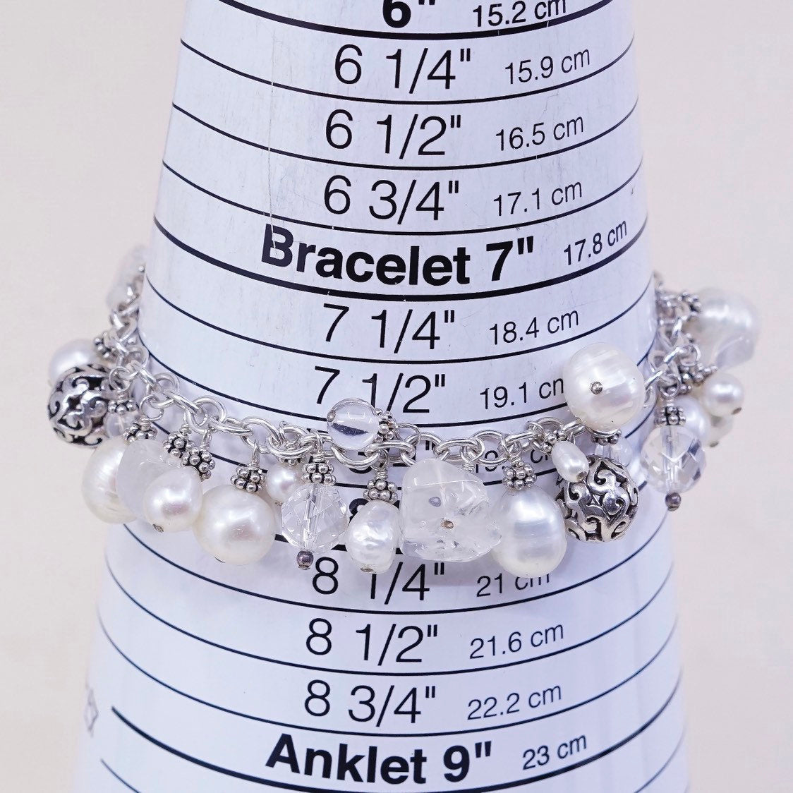 7.75", VTG handmade bracelet, pearl crystal beads w/ 925 beads N toggle