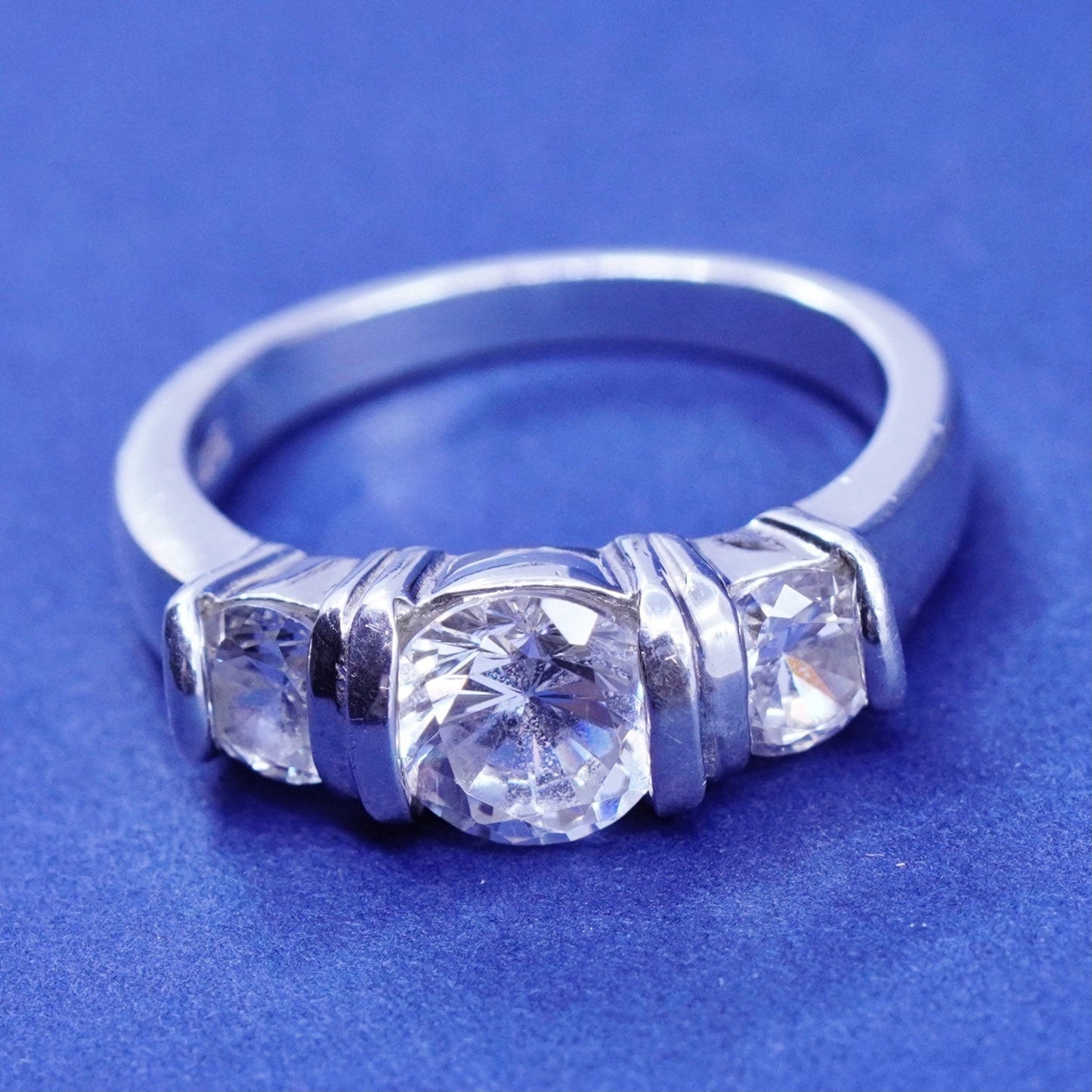 Size 7, vintage Sterling 925 silver engagement ring with round clear cz